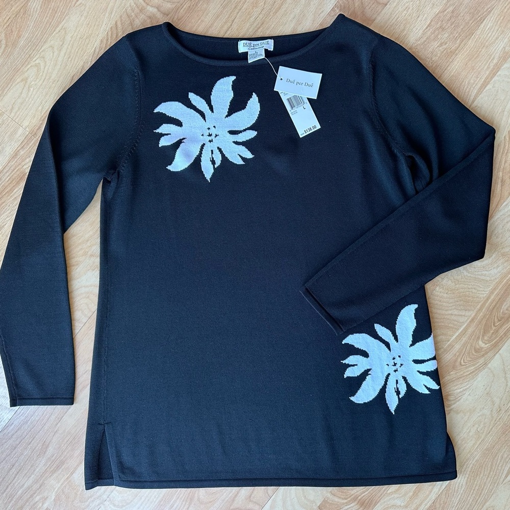 NWT Due Per Due Collection Black With White Flowers Sweater Women’s Size Large